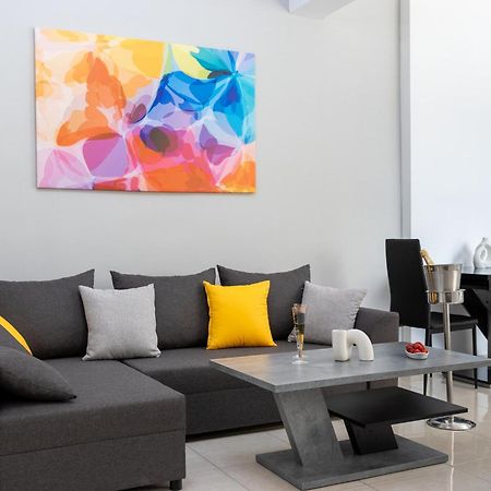 H4 Art Sparta Apartment Екстер'єр фото