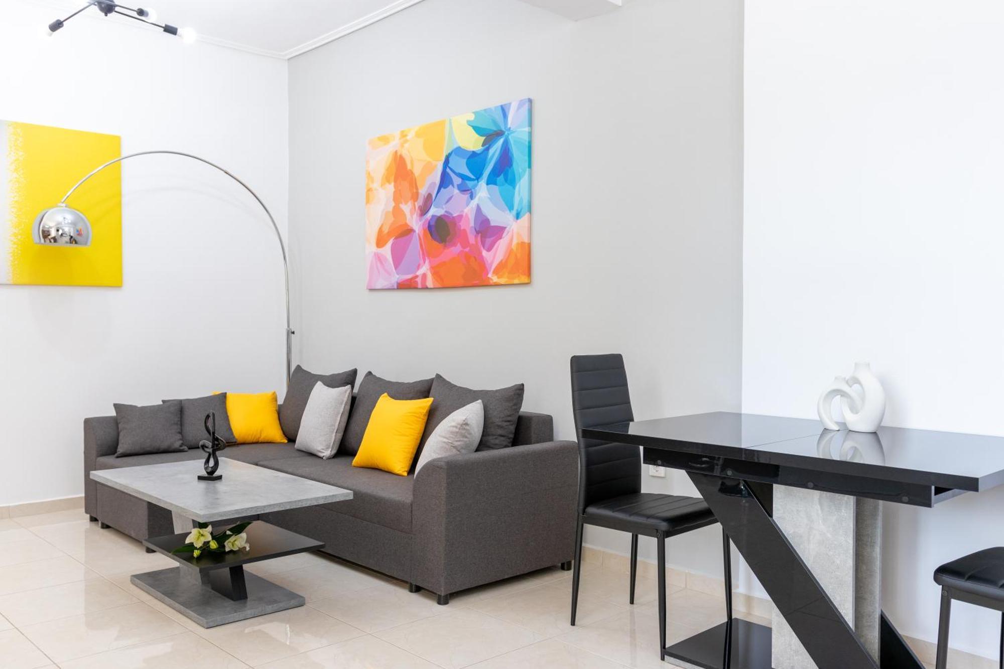 H4 Art Sparta Apartment Екстер'єр фото